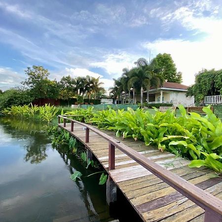 Ruen Maihom Riverside Cottage Kanchanaburi Ngoại thất bức ảnh