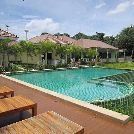 Ruen Maihom Riverside Cottage Kanchanaburi Ngoại thất bức ảnh