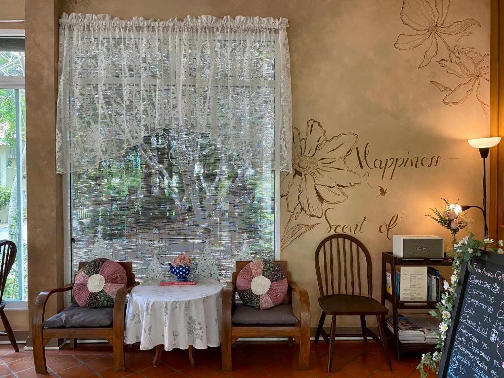 Ruen Maihom Riverside Cottage Kanchanaburi Ngoại thất bức ảnh