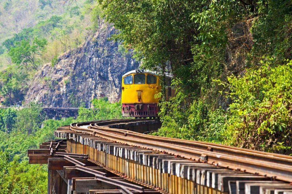 Ruen Maihom Riverside Cottage Kanchanaburi Ngoại thất bức ảnh