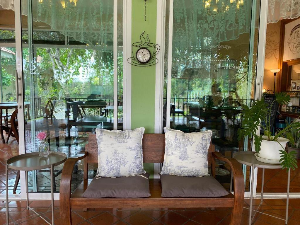 Ruen Maihom Riverside Cottage Kanchanaburi Ngoại thất bức ảnh