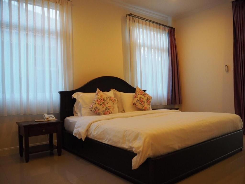 Ruen Maihom Riverside Cottage Kanchanaburi Ngoại thất bức ảnh