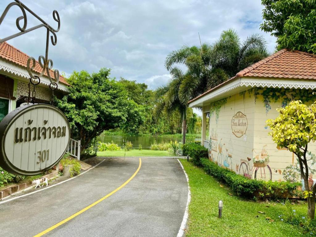 Ruen Maihom Riverside Cottage Kanchanaburi Ngoại thất bức ảnh