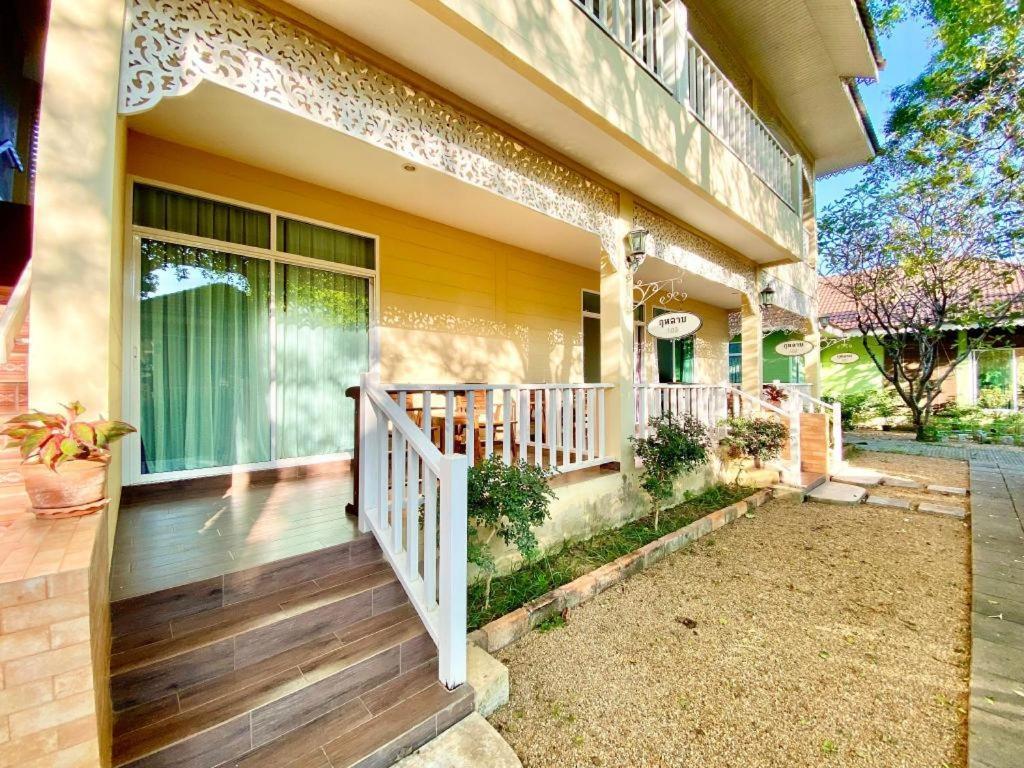 Ruen Maihom Riverside Cottage Kanchanaburi Ngoại thất bức ảnh