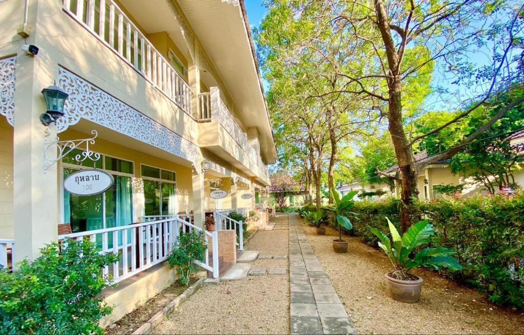 Ruen Maihom Riverside Cottage Kanchanaburi Ngoại thất bức ảnh
