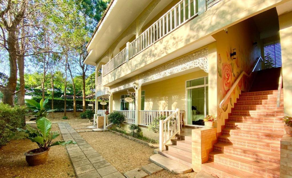 Ruen Maihom Riverside Cottage Kanchanaburi Ngoại thất bức ảnh
