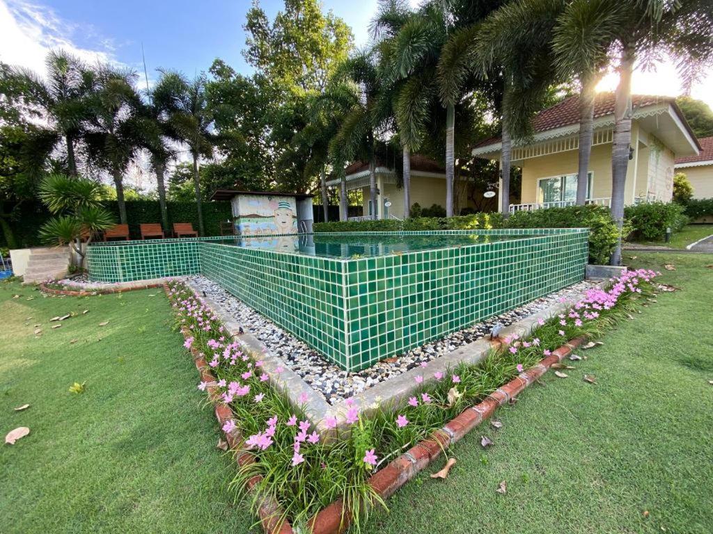 Ruen Maihom Riverside Cottage Kanchanaburi Ngoại thất bức ảnh