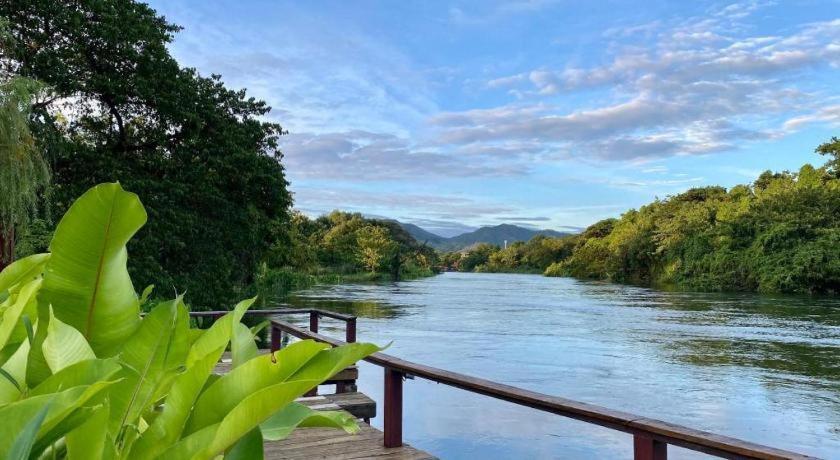 Ruen Maihom Riverside Cottage Kanchanaburi Ngoại thất bức ảnh