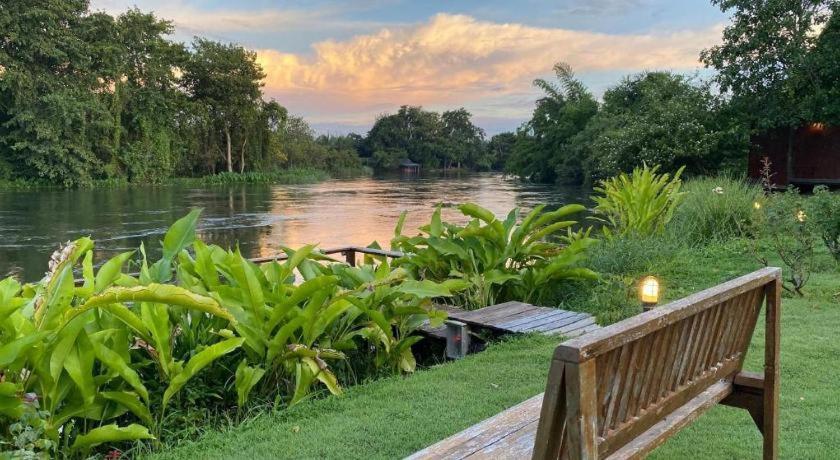 Ruen Maihom Riverside Cottage Kanchanaburi Ngoại thất bức ảnh