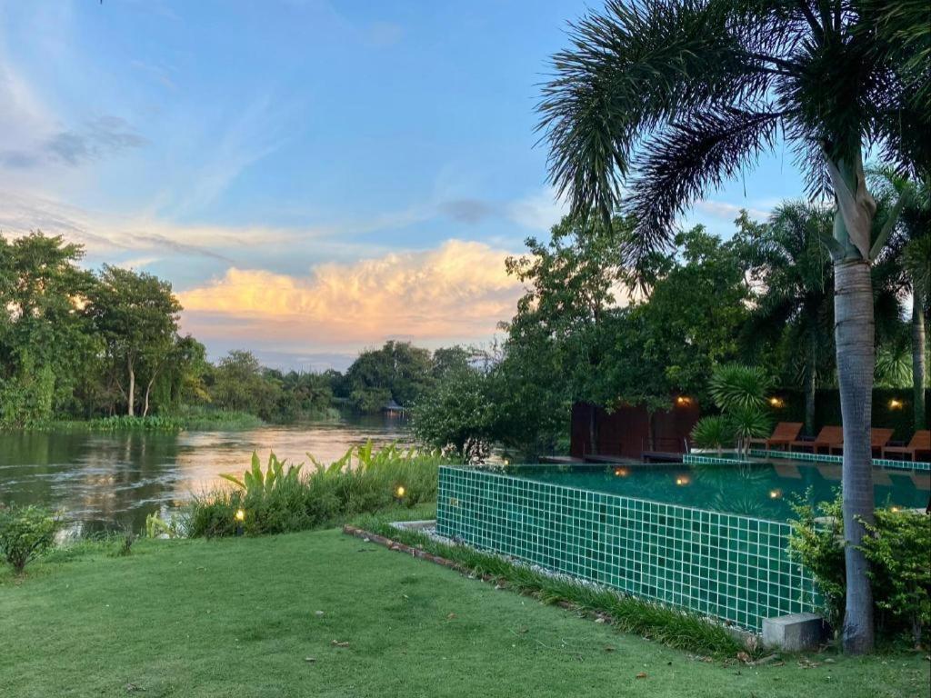 Ruen Maihom Riverside Cottage Kanchanaburi Ngoại thất bức ảnh