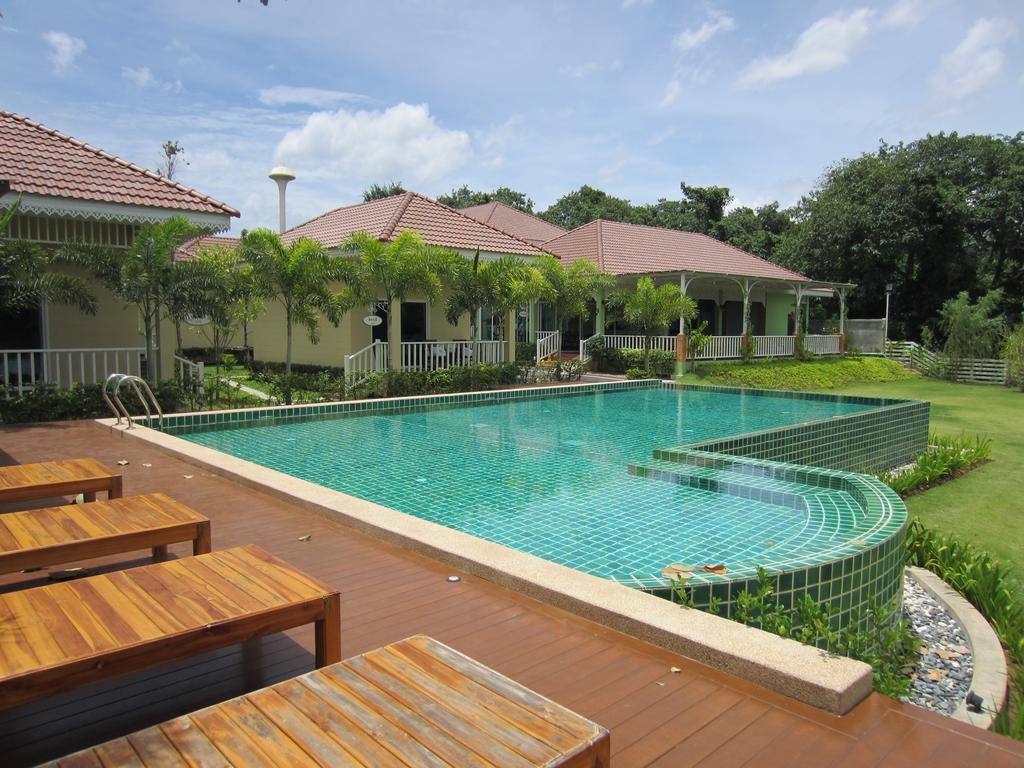 Ruen Maihom Riverside Cottage Kanchanaburi Ngoại thất bức ảnh